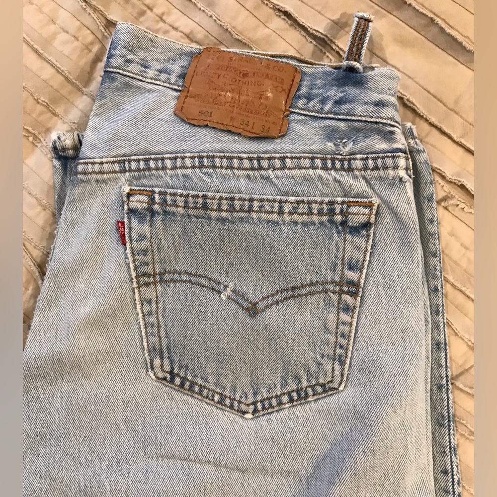 Wonderfully broken-in Vintage 501 Original Fit Levi’s lots of authentic wear